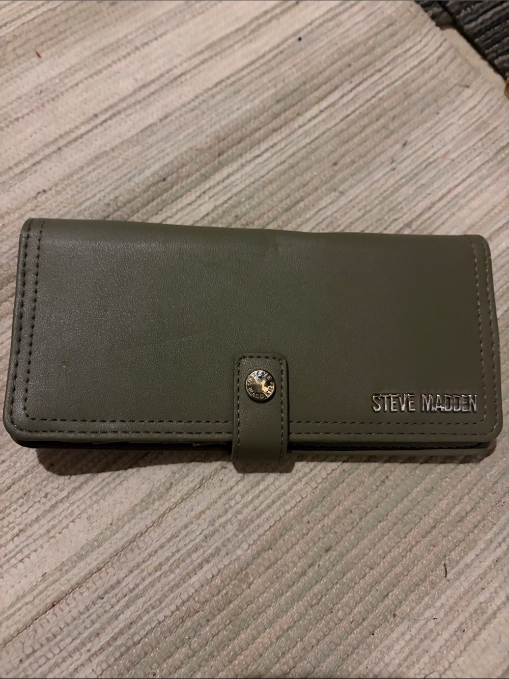 Steve Madden Olive Green Leather Card & Key Holder Wallet